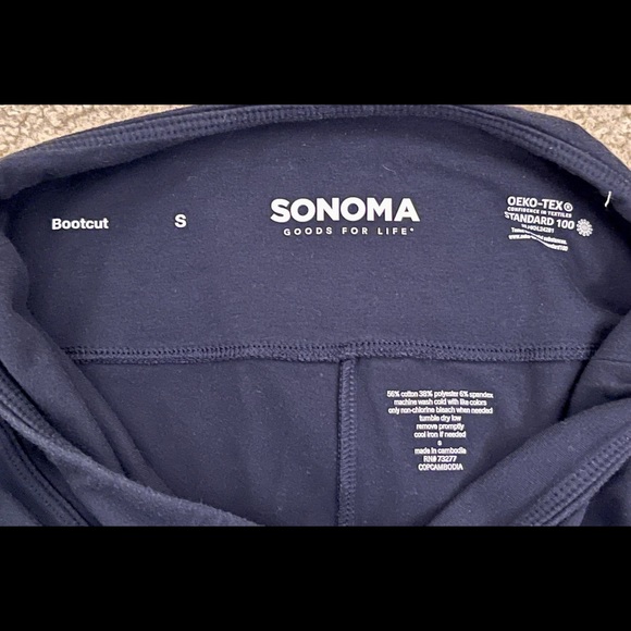 Navy Flared Leggings - Picture 3 of 3